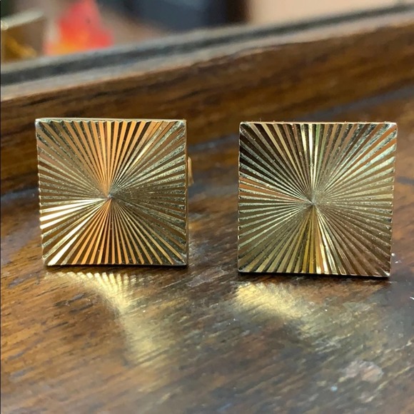 Gold Cufflinks - Picture 1 of 4